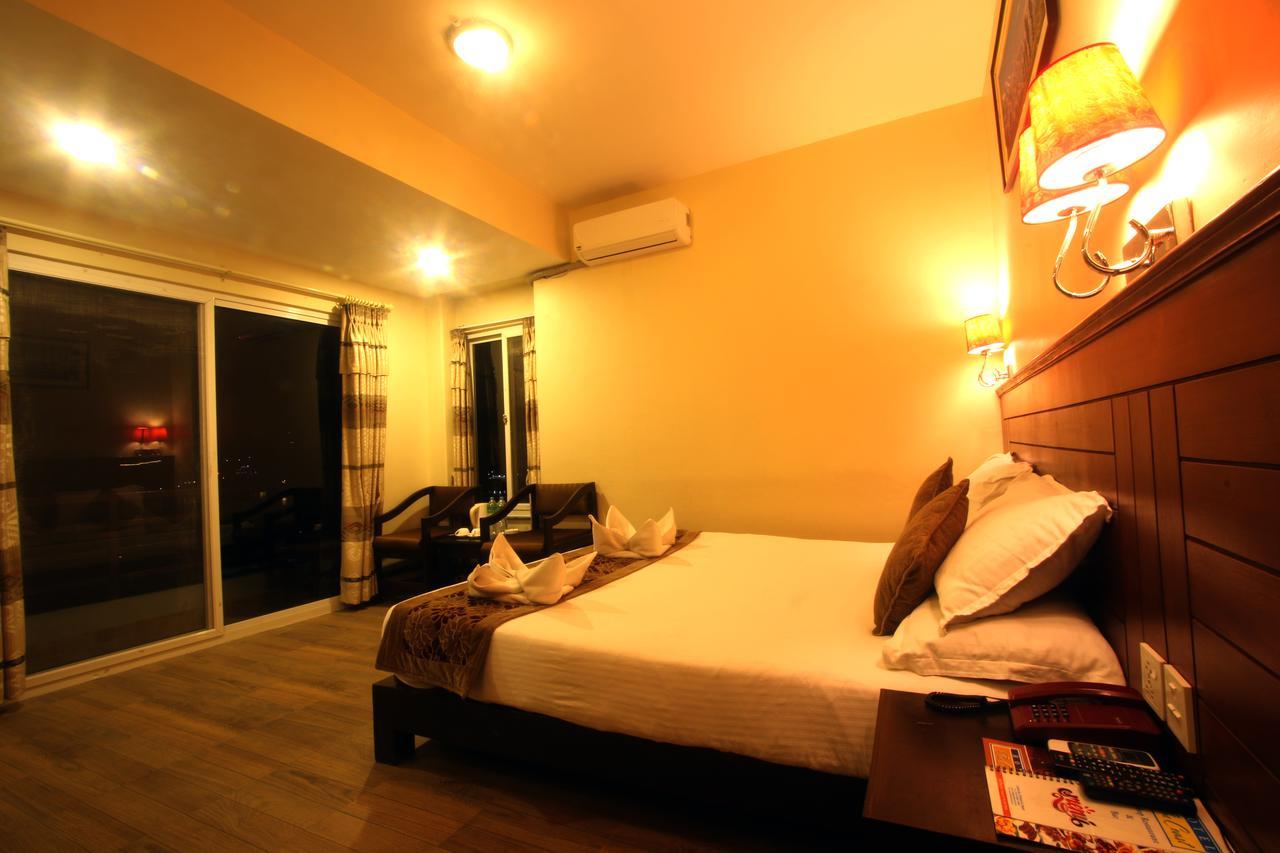 Hotel The Coast Pokhara Exterior photo